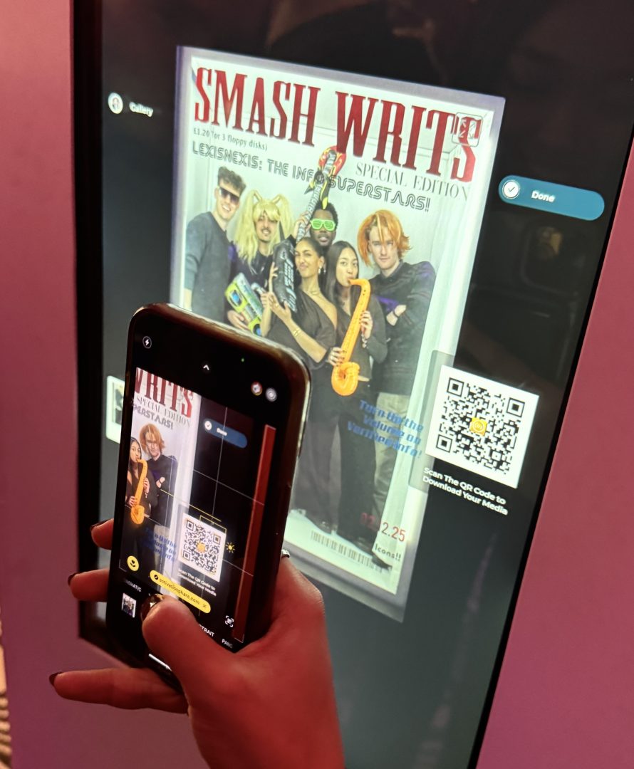 Magazine photo booth QR code sharing
